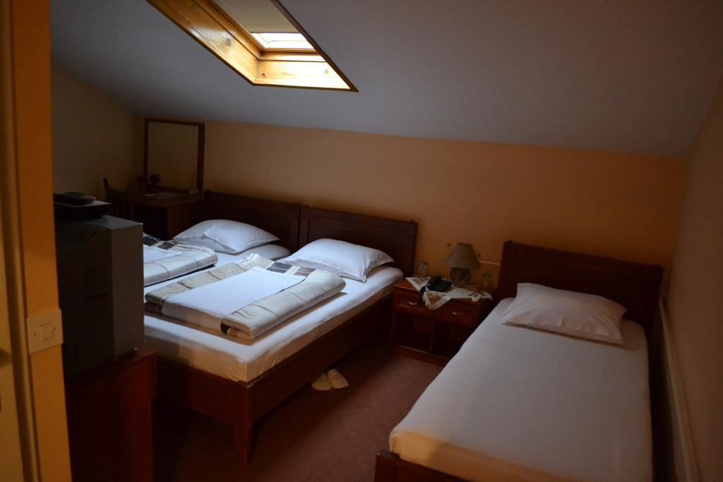 Ada Hotel SJJ Pokoj fotografie
